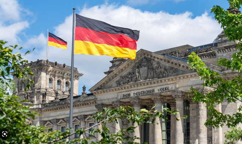 Neutral outlook for the German life insurance sector for 2023