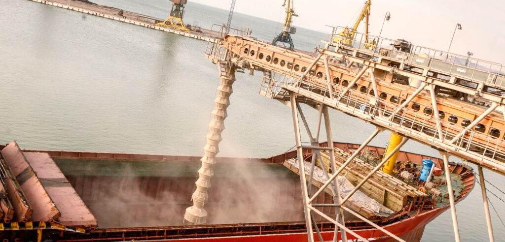 What is the essence of the problem of Russia blocking Ukrainian grain ports?