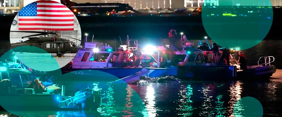 Passenger plane Bombardier CRJ700 and Black Hawk helicopter crash into Potomac