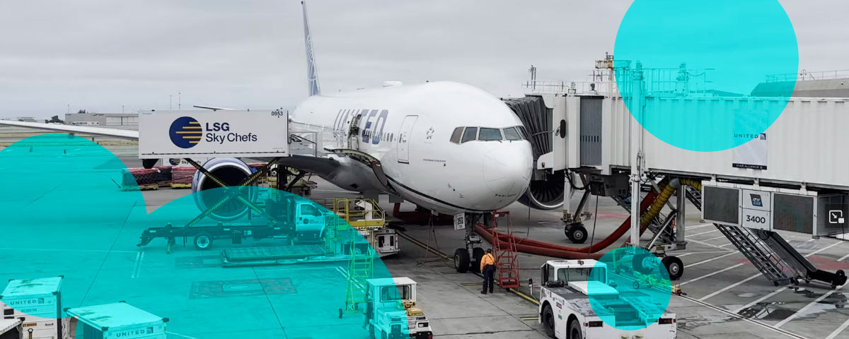United Airlines Boeing 777-200 to Tokyo turns back after engine failure ...