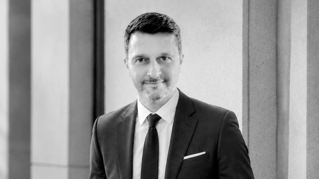 Oleg Parashchak — CEO & Founder of Finance Media Holding, Editor-in-Chief of Beinsure, Forinsurer, and Insurance Top magazine